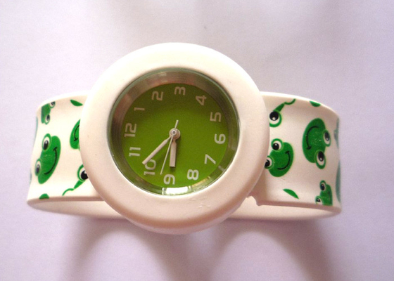 3ATM Green Frog Kids Slap Silicone bracelet montres à mouvement à Quartz précis